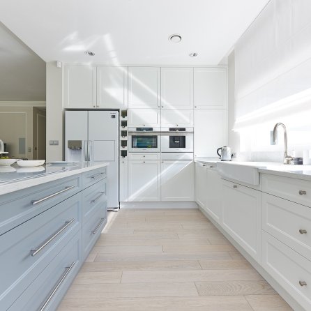 Drewniana podłoga w kuchni – rozwiązanie dobre czy nie?