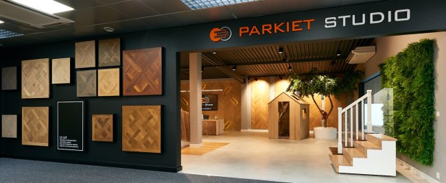 Ekspozycja kasetonów dostępna jest w salonie Parkiet Studio: