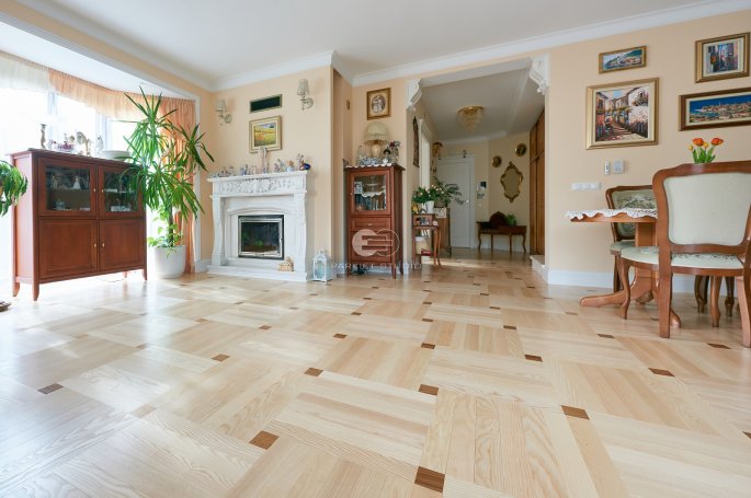 Wonder Floor Oak Light Parquet + Oak Memphis Inserts