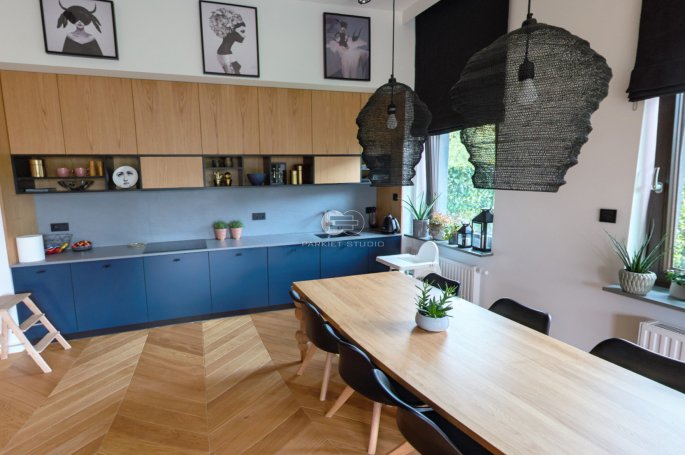 French Spruce Color Floor Oak Base Standard - 360°