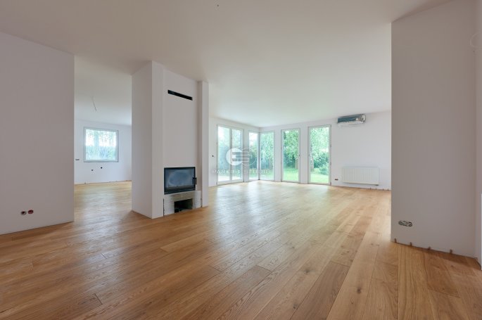 Floor Installation - Polish Oaks - Aged Honey Oak