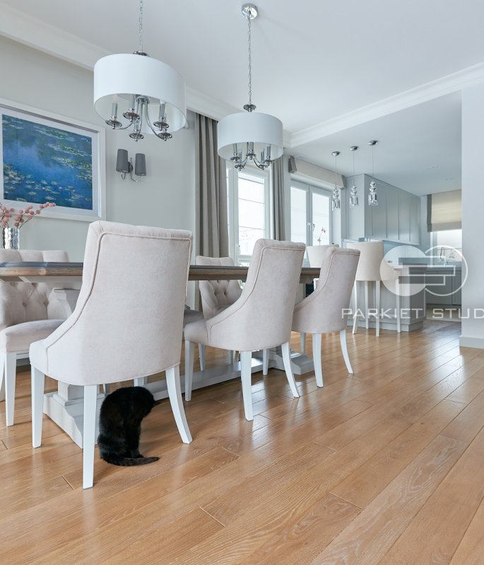 Color Floor Oak Brace - Standard