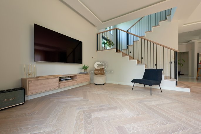 Finish English Spruce - Classic Whitewashed Oak II Natural