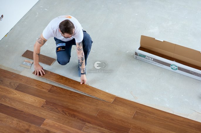 Floor installation - Finish Oak Thermo Antique Board