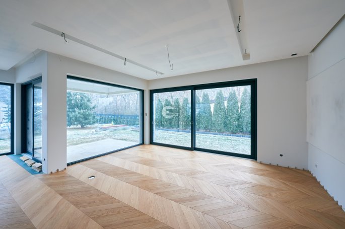 Floor installation - Finish French Fir Oak Exclusive