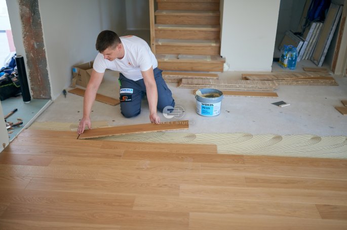 Floor installation - Oak Exclusive Finish Board