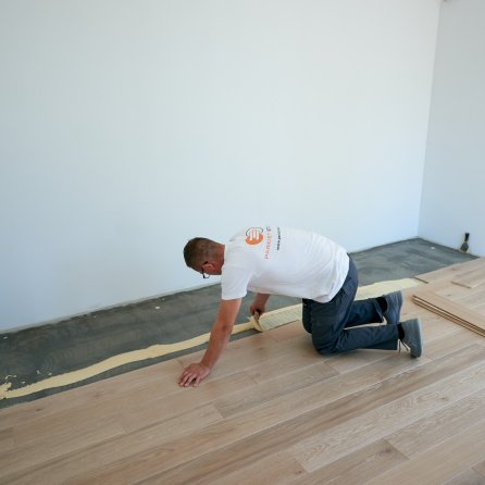 Montaż podłogi - Polskie Dęby - Nowoczesny Standard