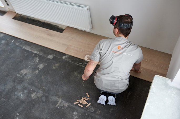 Floor installation - Finish Board XXL Caffe Latte