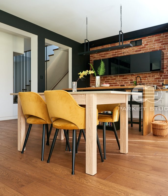 Polish Oaks - Aged Cinnamon Oak