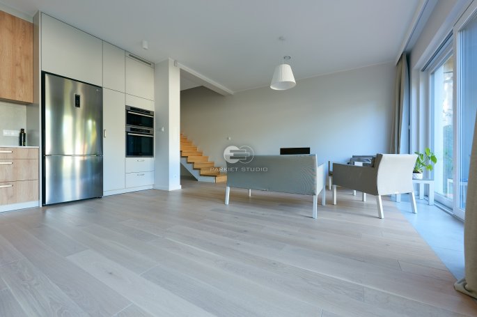 Polish Oaks - Light Oak Country