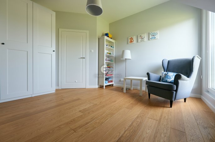 Polish Oaks - Oak Nephrite Prime