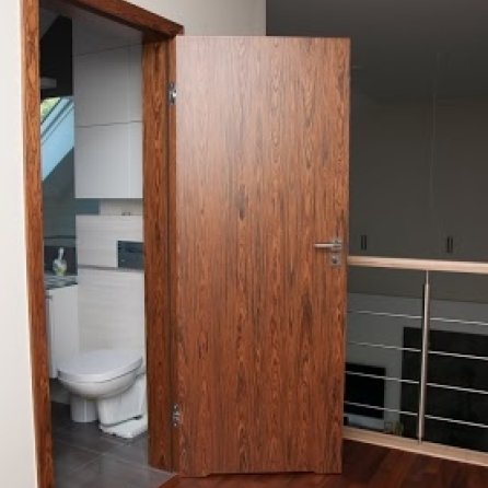 DRZWI TAFLA T1 Z PODCIĘCIEM ŁAZIENKOWYM - OŚCIEŻNICA SKOS 45 ST-  OPASKI 80MM - FORNIR PALISANDER - ZAWIASY CHOWANE