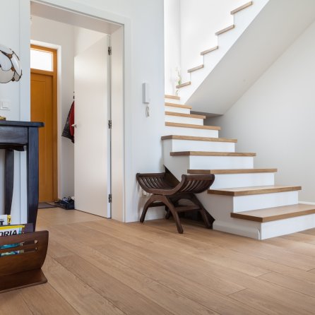 DRZWI TAFLA T1 - OŚCIEŻNICA STANDARD 80MM - KOLOR BIAŁY RAL 9003 - ZAWIASY CHOWANE