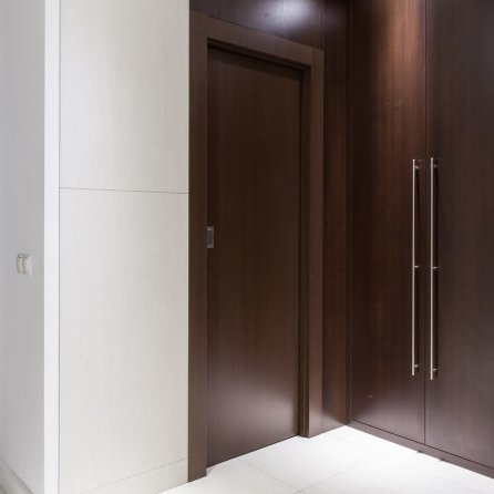 DRZWI TAFLA T1 SUWANE W KASECIE ECLISSE - OŚCIEŻNICA STANDARD 80MM - FORNIR WENGE - UCHWYT WPUSZCZONY PROSTAKĄTNY STAL