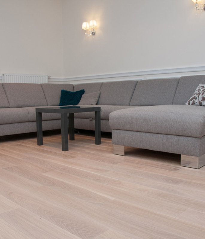 Finish Oak White-Washed Exclusive Board