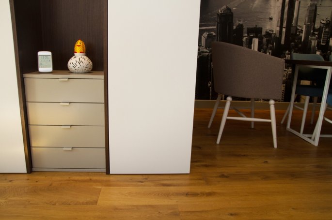 Nela-One Gray Bleached