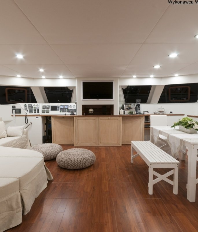 Exo Line Teak Lacquered