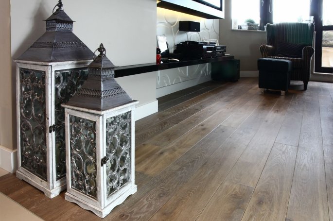 Nela One 17th Century White