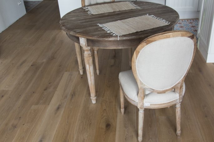 NelaOne Red Bleached White